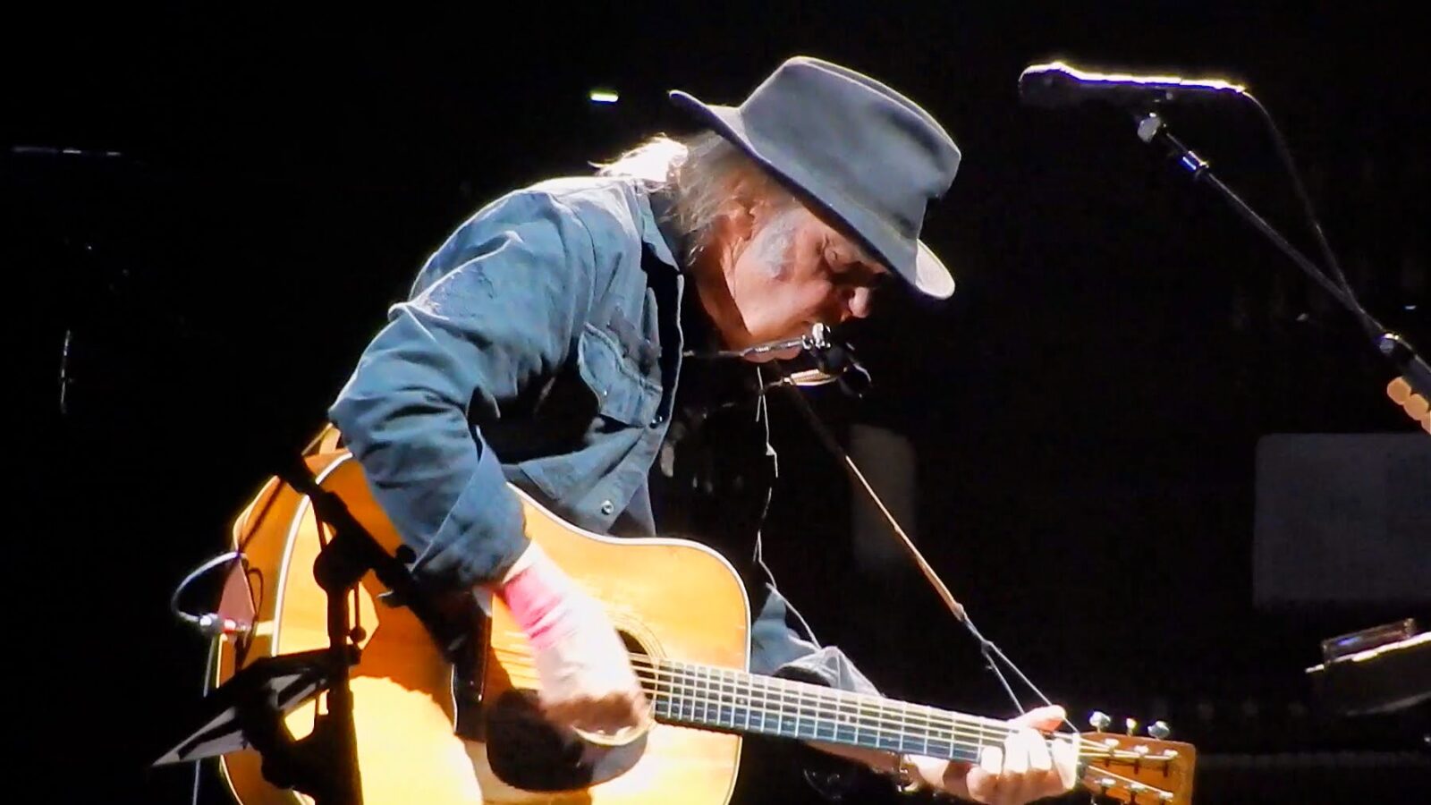 Neil young live rust фото 109